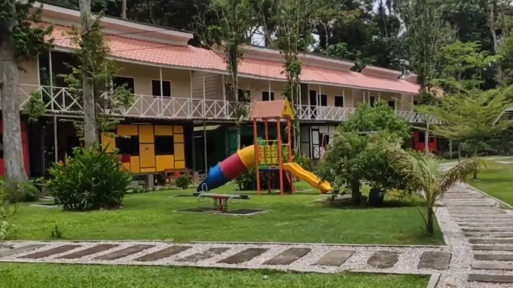 Natasya Riverside Resort Gopeng: Rehat serasi alam semula jadi sungai.