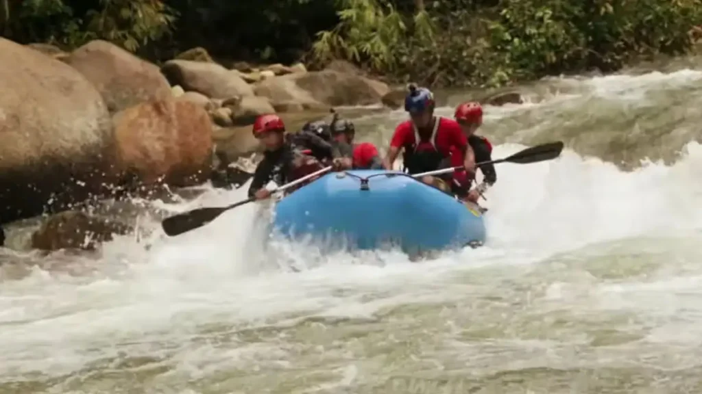 Pengalaman perkhemahan yang luar biasa di Radak Adventure Consultant.