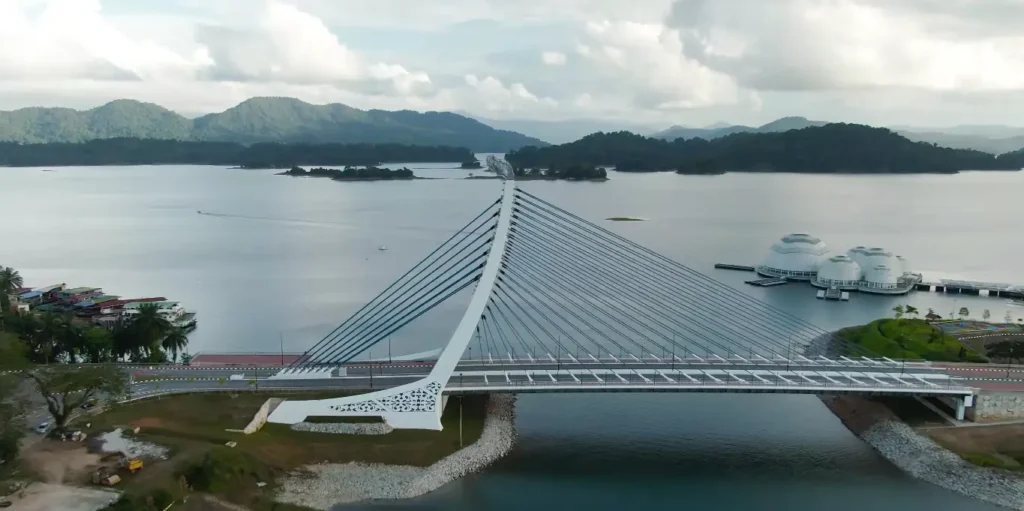 Tasik Kenyir: Keindahan Alam Semula Jadi di Terengganu