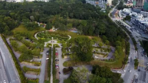 Taman Bukit Jalil Park: Keindahan alam yang menenangkan dan pelbagai kemudahan rekreasi, menjadi tempat yang popular di Kuala Lumpur untuk bersantai dan menikmati alam.