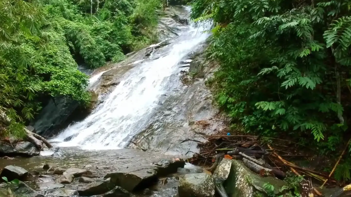 Air Terjun Sungai Gabai: Surga Alam yang Tersembunyi