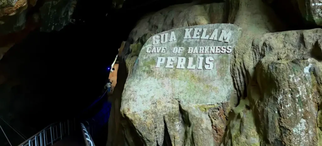 Tempat Menarik di Perlis: Gua Kelam - Menggabungkan keunikan sejarah dengan keajaiban alam, gua batu kapur ini menawarkan pengalaman eksplorasi yang menarik serta pemandangan yang memukau bagi para pengunjung.
