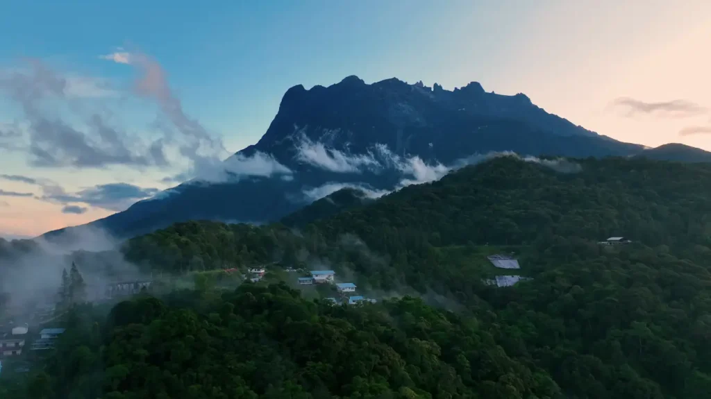 Gunung Kinabalu Tempat Menarik di Sabah